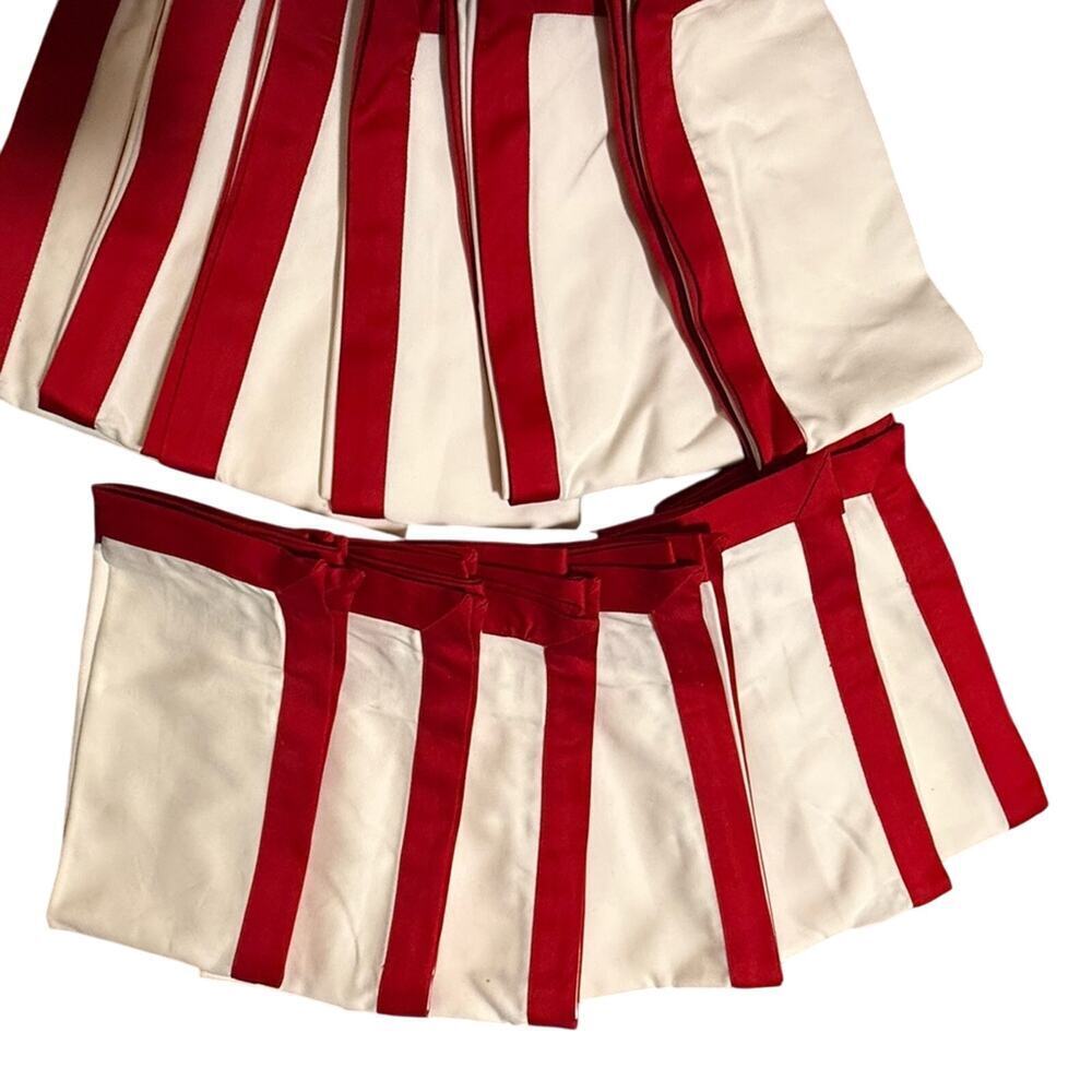 Williams Sonoma Red and White dinner napkins Qty 12